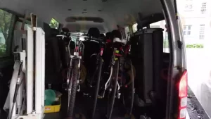 toyota hiace hiroof singapore maxi cab bicycle transport with 4 road bicycles